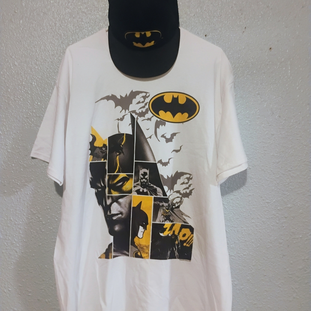 DC‎ Comics Batman Yellow and Black T-shirt And Hat Set XL